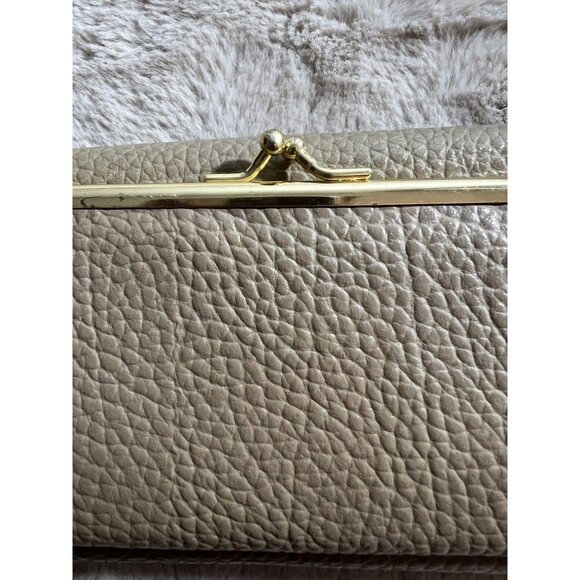 Dooney & Bourke Pebbled Leather Wallet W/ Coin Compartment & Card Slots - Picture 4 of 15